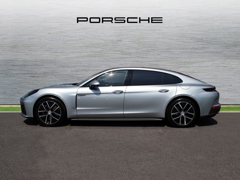 More views of Porsche Panamera