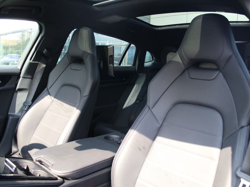 More views of Porsche Panamera