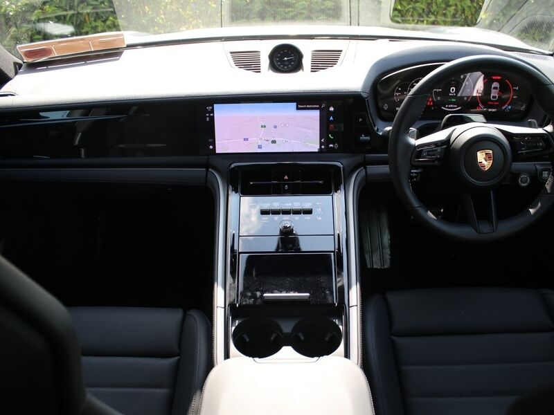 More views of Porsche Panamera