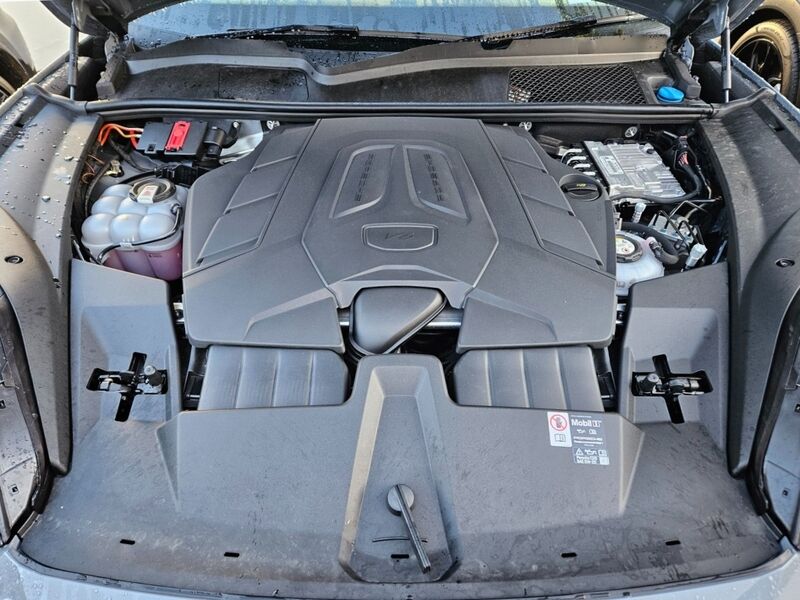 More views of Porsche Cayenne