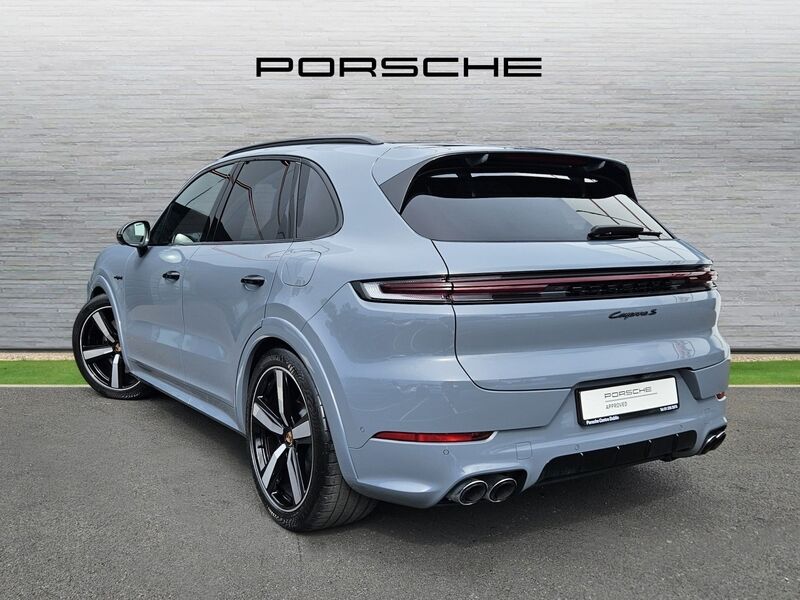 More views of Porsche Cayenne
