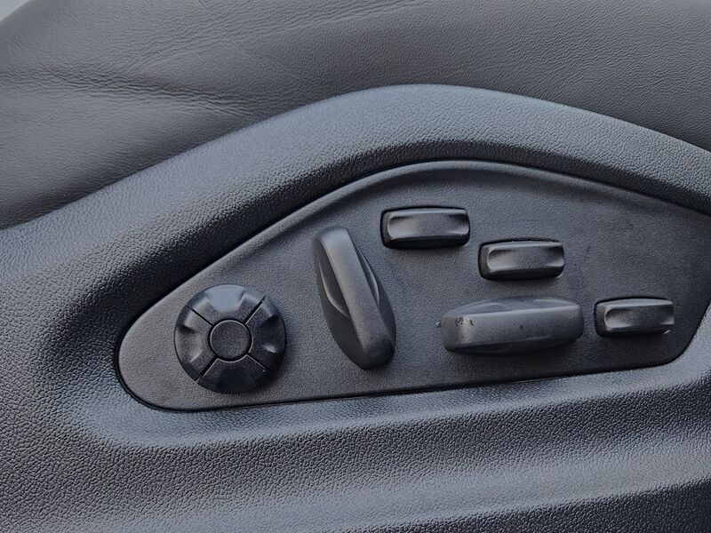 More views of Porsche Cayenne