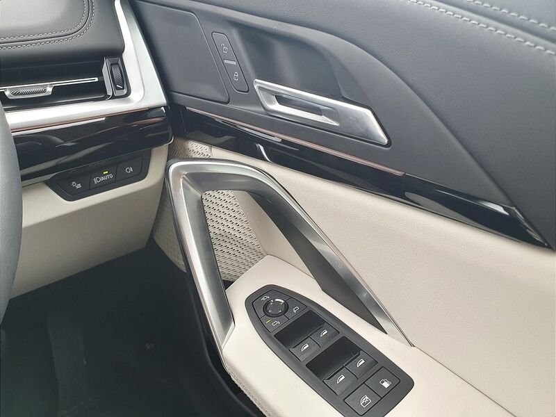 More views of BMW X1