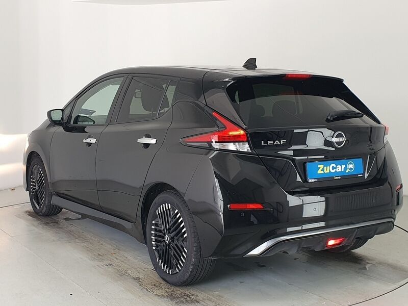 More views of Nissan Leaf