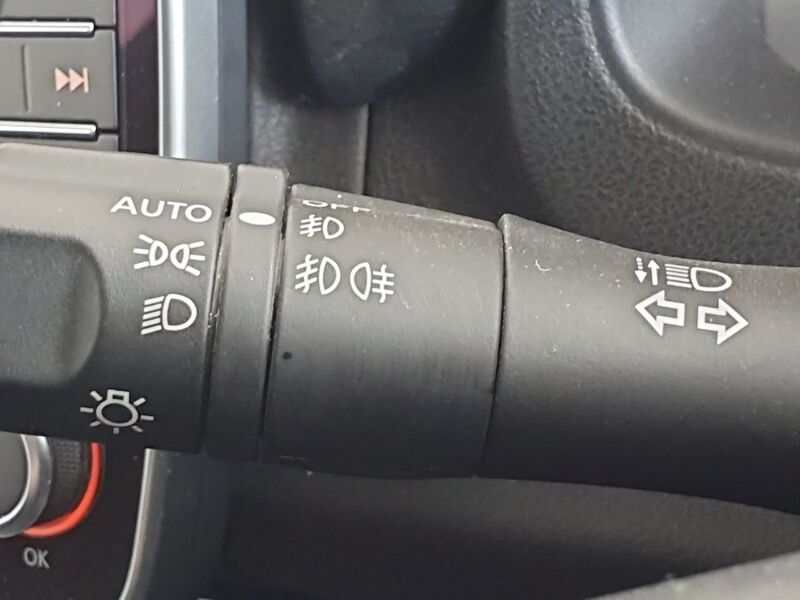 More views of Nissan Leaf