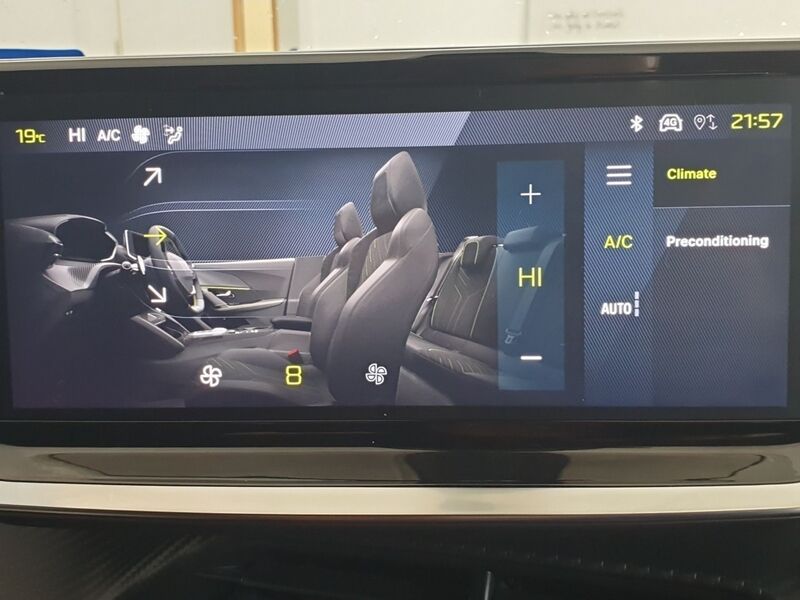 More views of Peugeot 2008