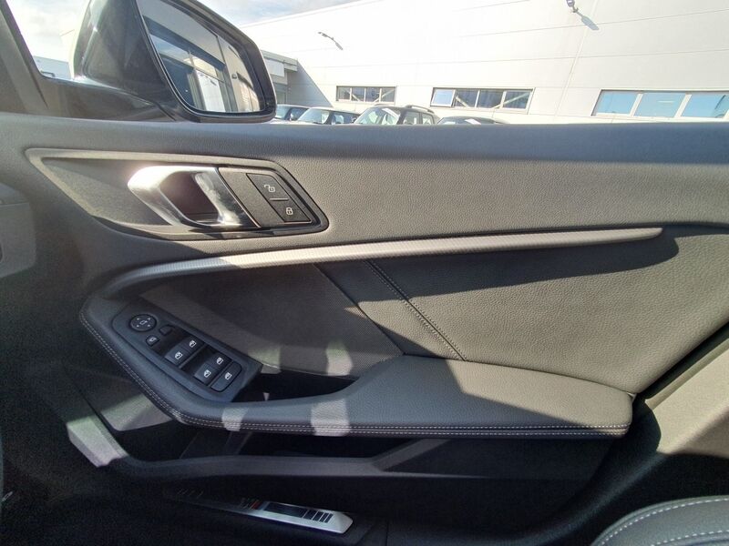 More views of BMW 1-Series