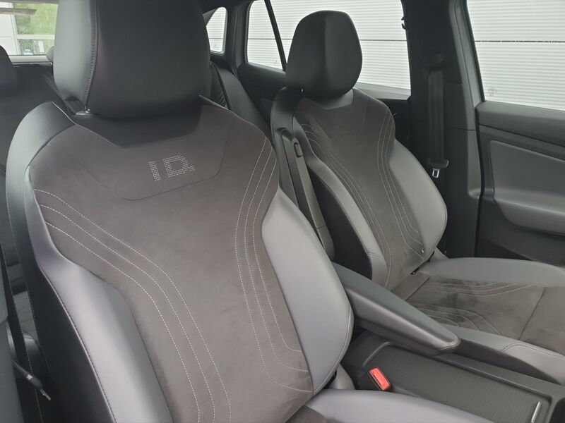 More views of Volkswagen ID.4