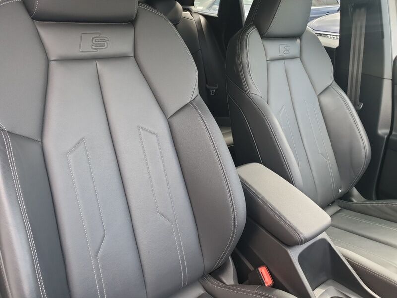 More views of Audi Q4 e-tron