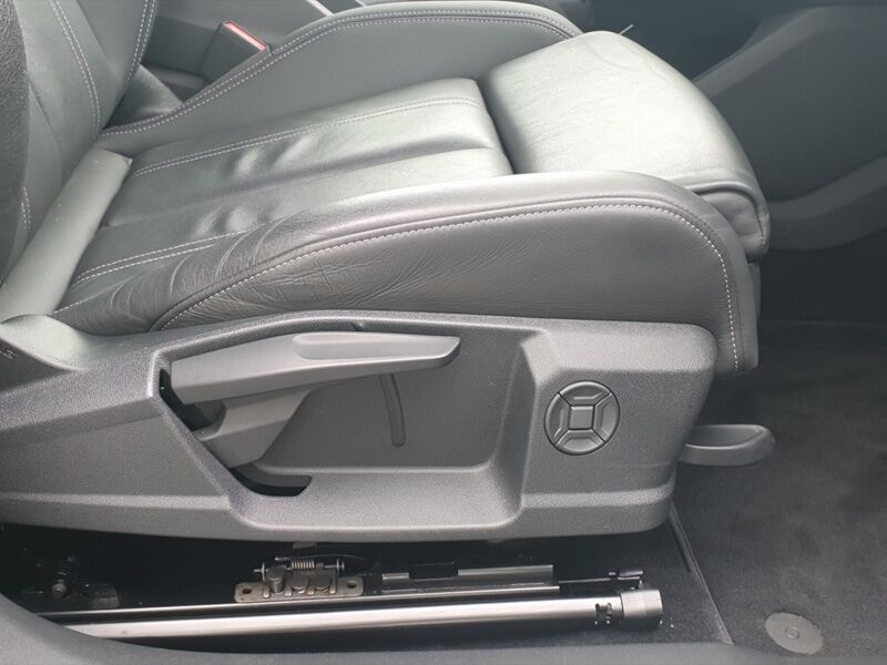 More views of Audi Q4 e-tron