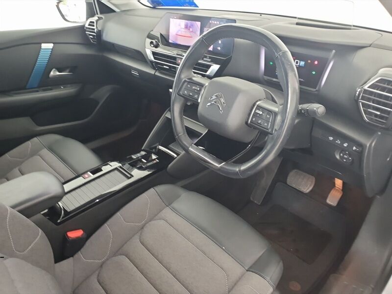 More views of Citroen e-C4 X
