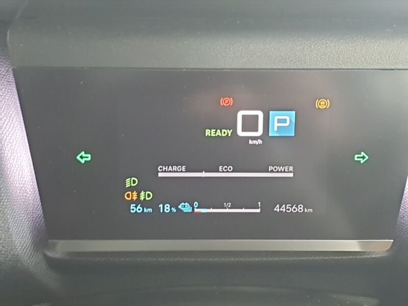 More views of Citroen e-C4 X