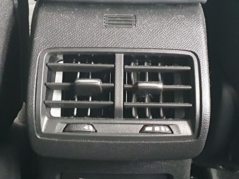 More views of Citroen e-C4 X