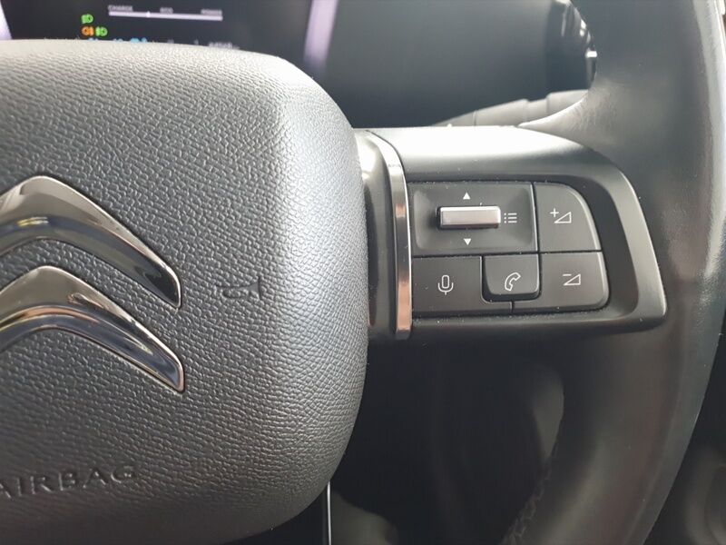 More views of Citroen e-C4 X