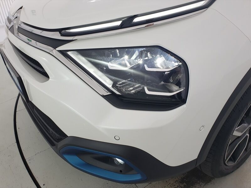 More views of Citroen e-C4 X