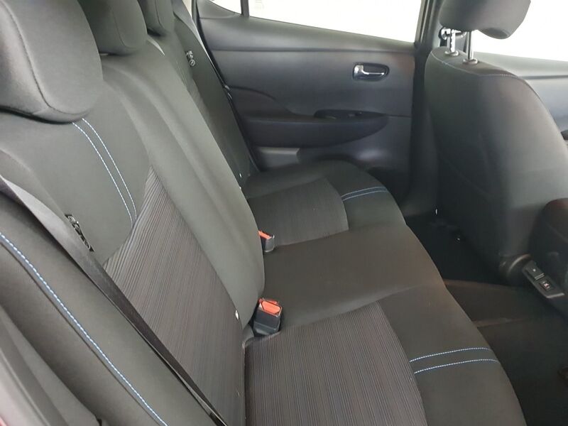More views of Nissan Leaf