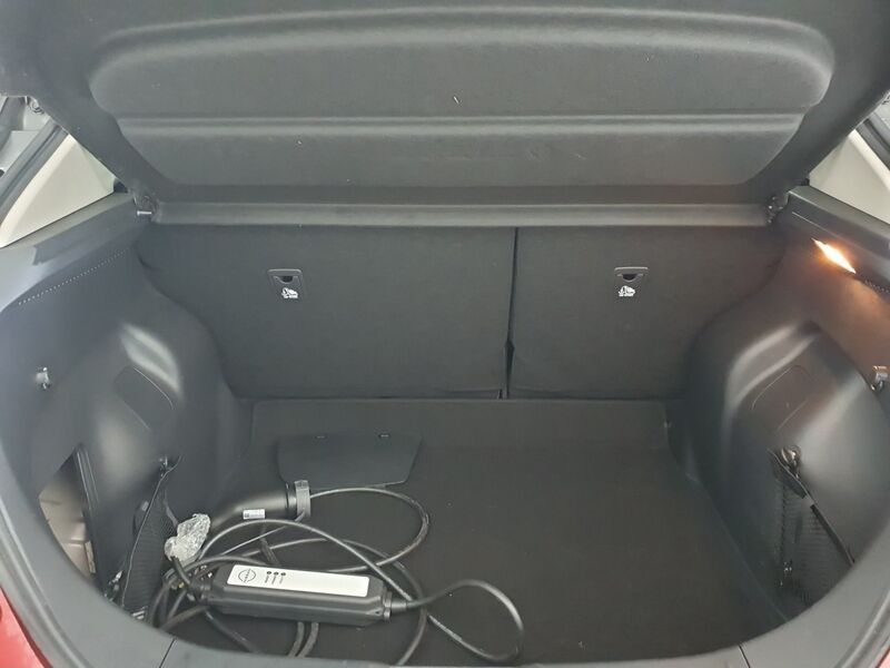 More views of Nissan Leaf