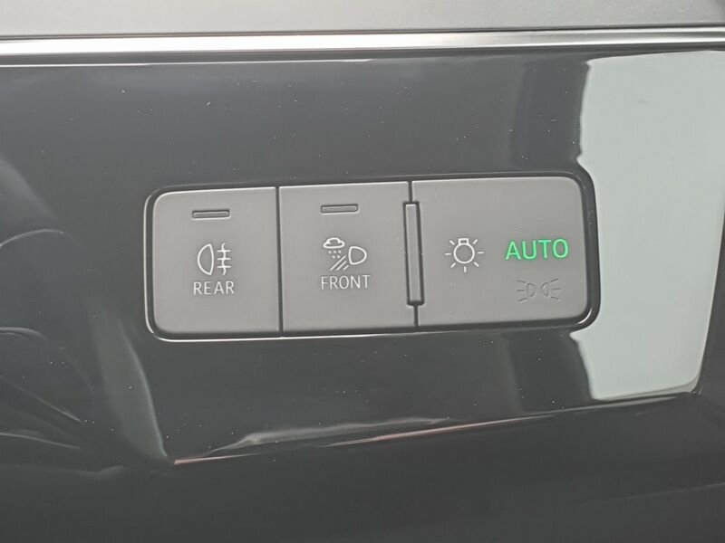 More views of Audi e-tron