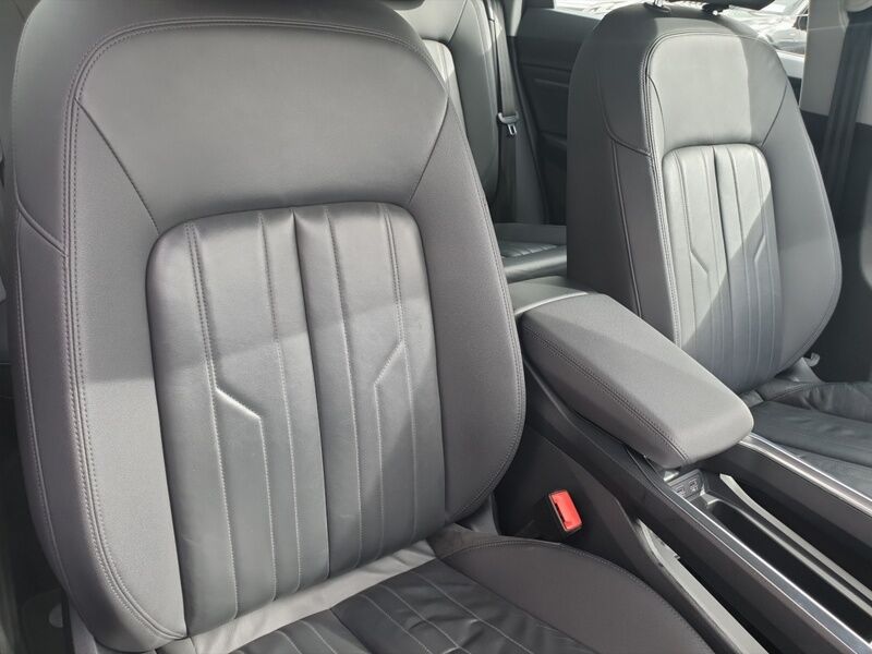 More views of Audi e-tron