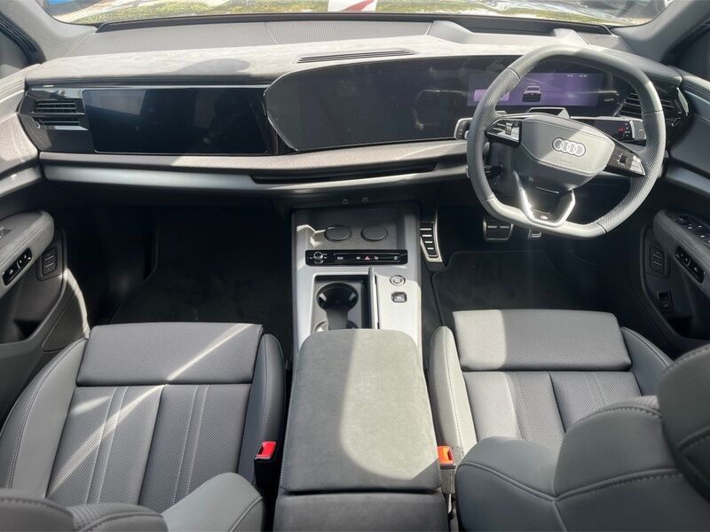 More views of Audi Q7