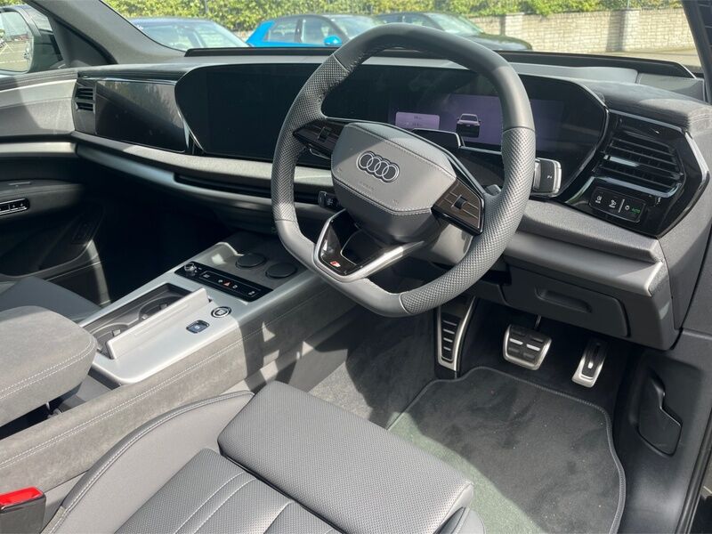 More views of Audi Q7