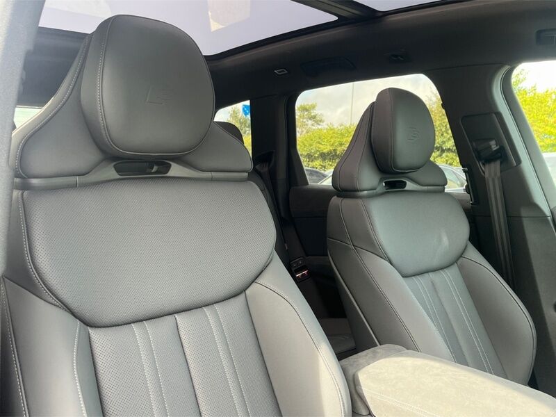 More views of Audi Q7