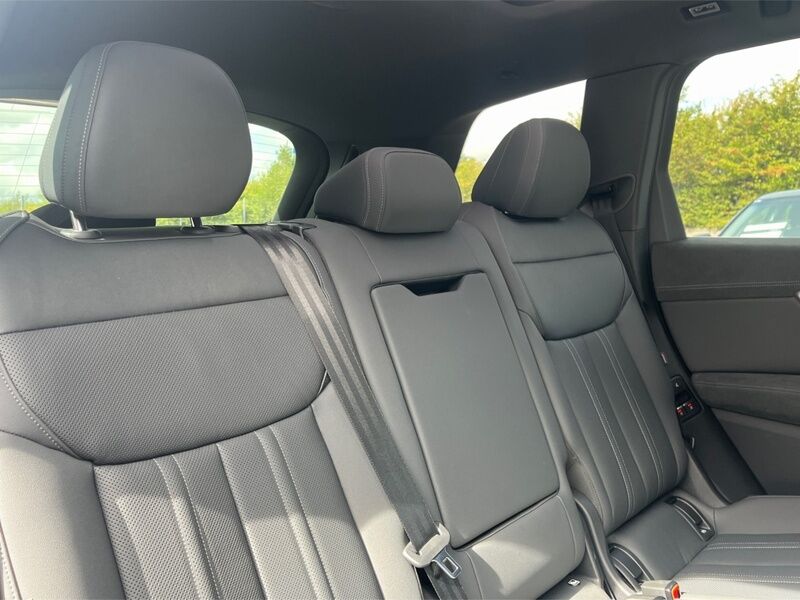 More views of Audi Q7