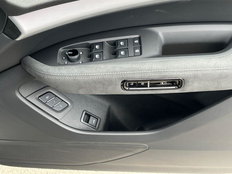 More views of Audi Q7
