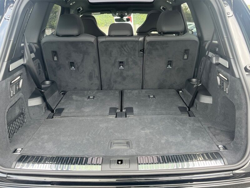More views of Audi Q7
