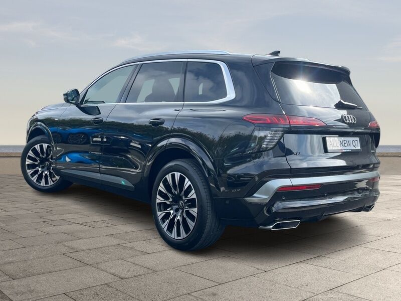 More views of Audi Q7