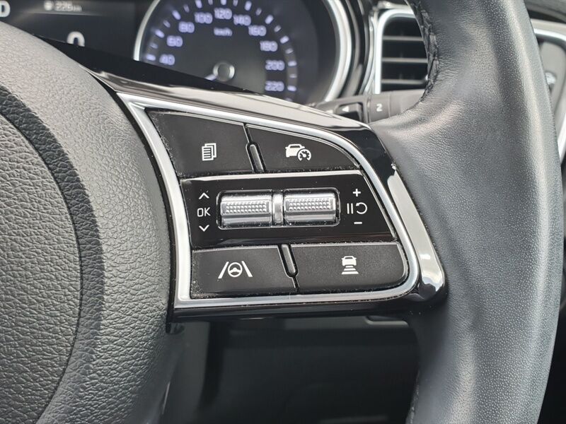 More views of Kia XCeed