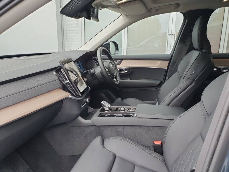More views of Volvo XC90