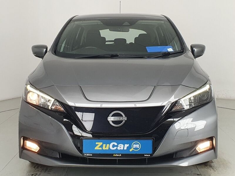 More views of Nissan Leaf
