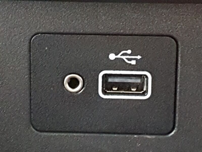 More views of Nissan Leaf