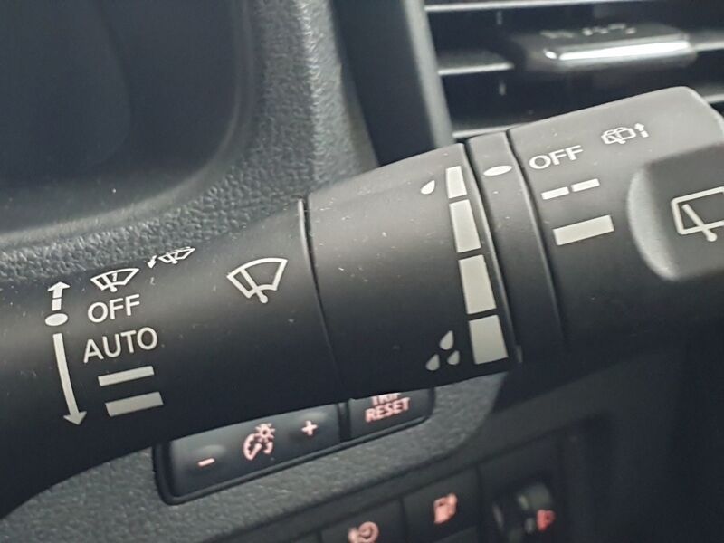 More views of Nissan Leaf