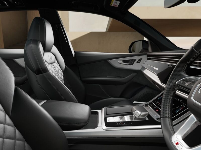 More views of Audi Q8