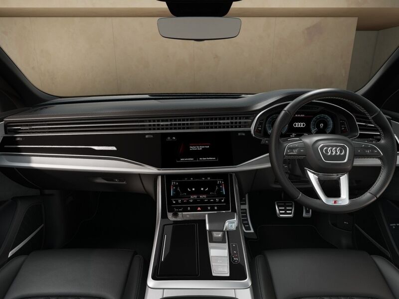 More views of Audi Q8