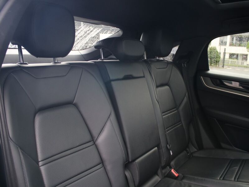 More views of Porsche Cayenne