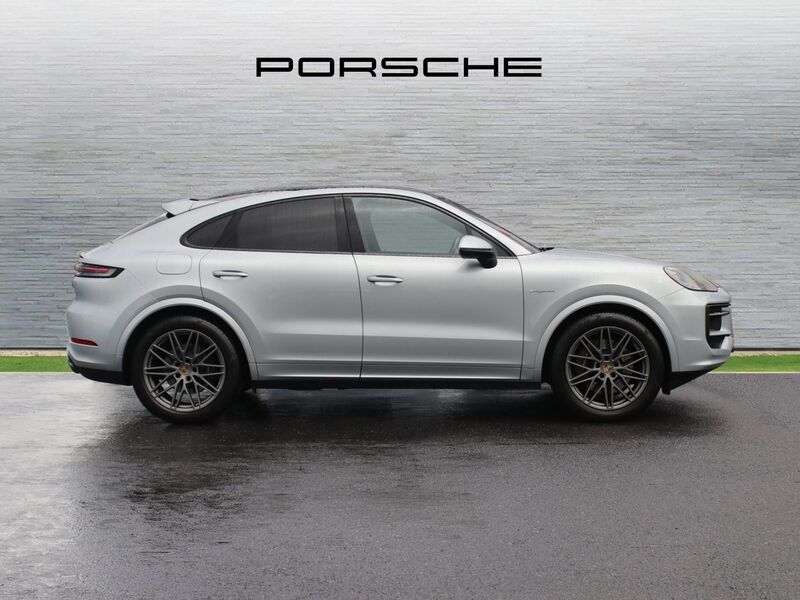 More views of Porsche Cayenne