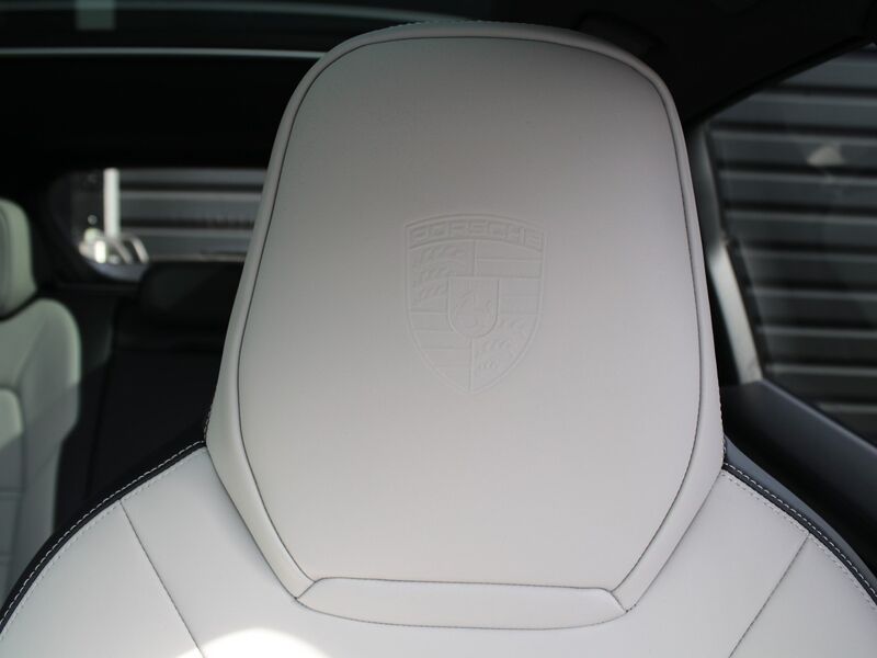 More views of Porsche Cayenne