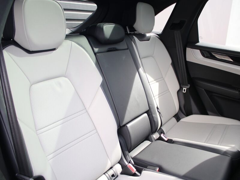 More views of Porsche Cayenne