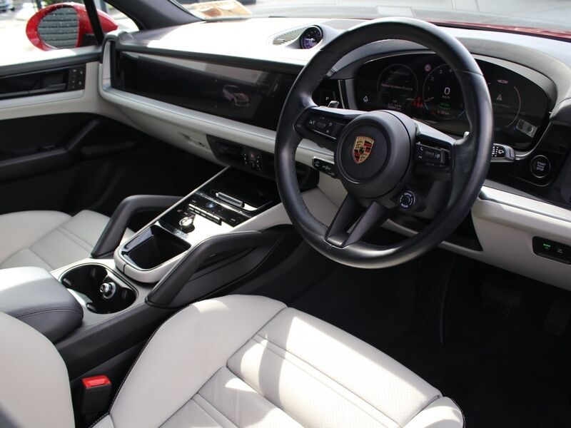 More views of Porsche Cayenne