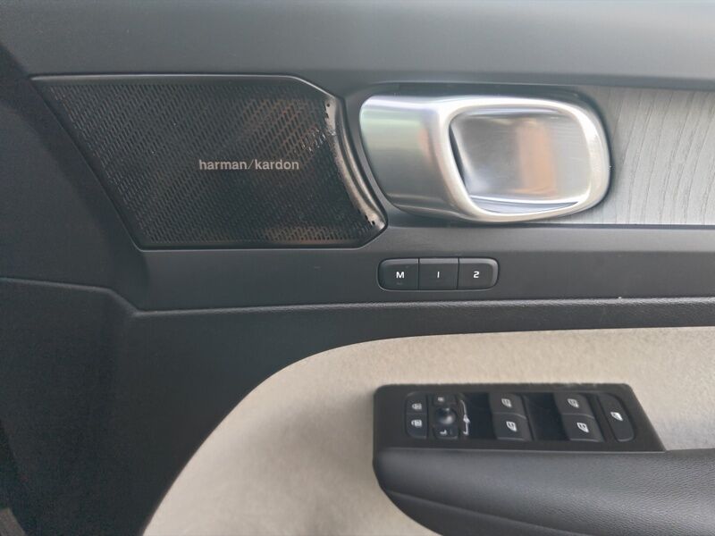 More views of Volvo XC40