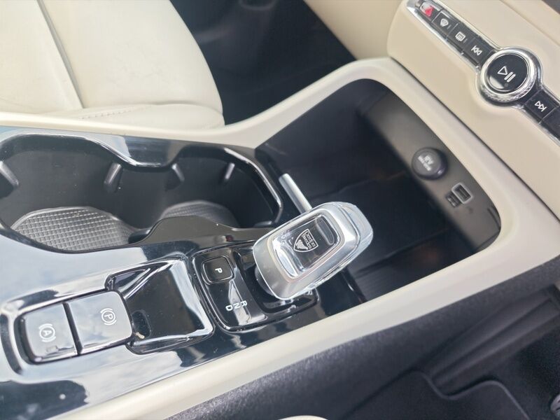 More views of Volvo XC40