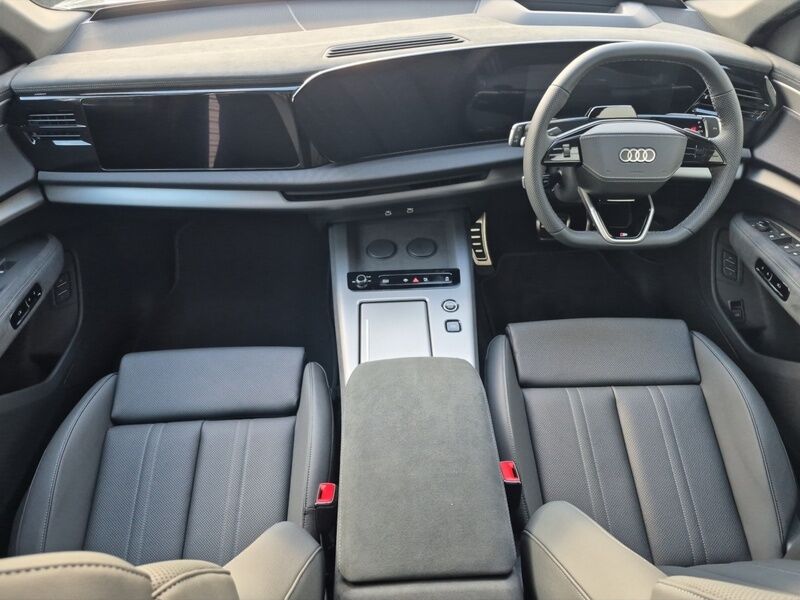 More views of Audi Q7