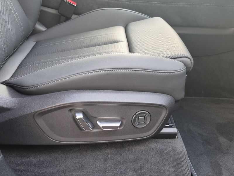 More views of Audi Q7