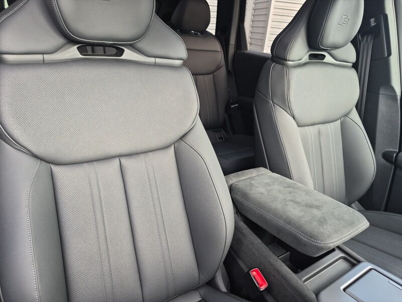 More views of Audi Q7