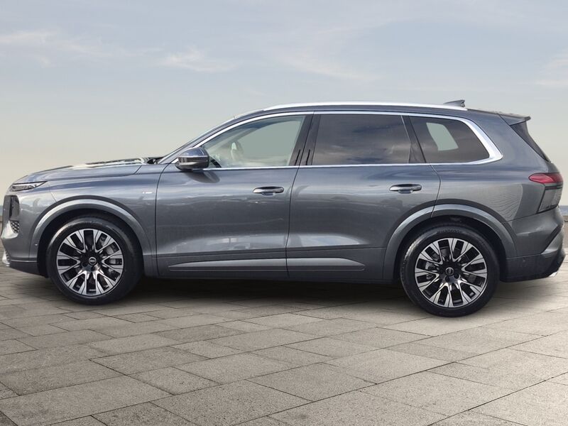 More views of Audi Q7