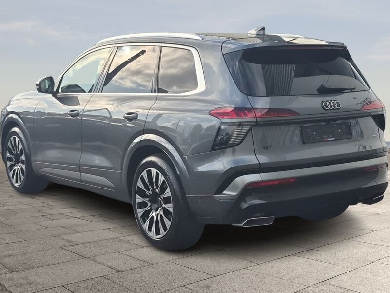 More views of Audi Q7