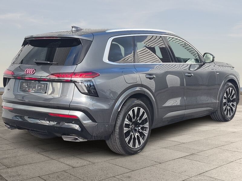 More views of Audi Q7
